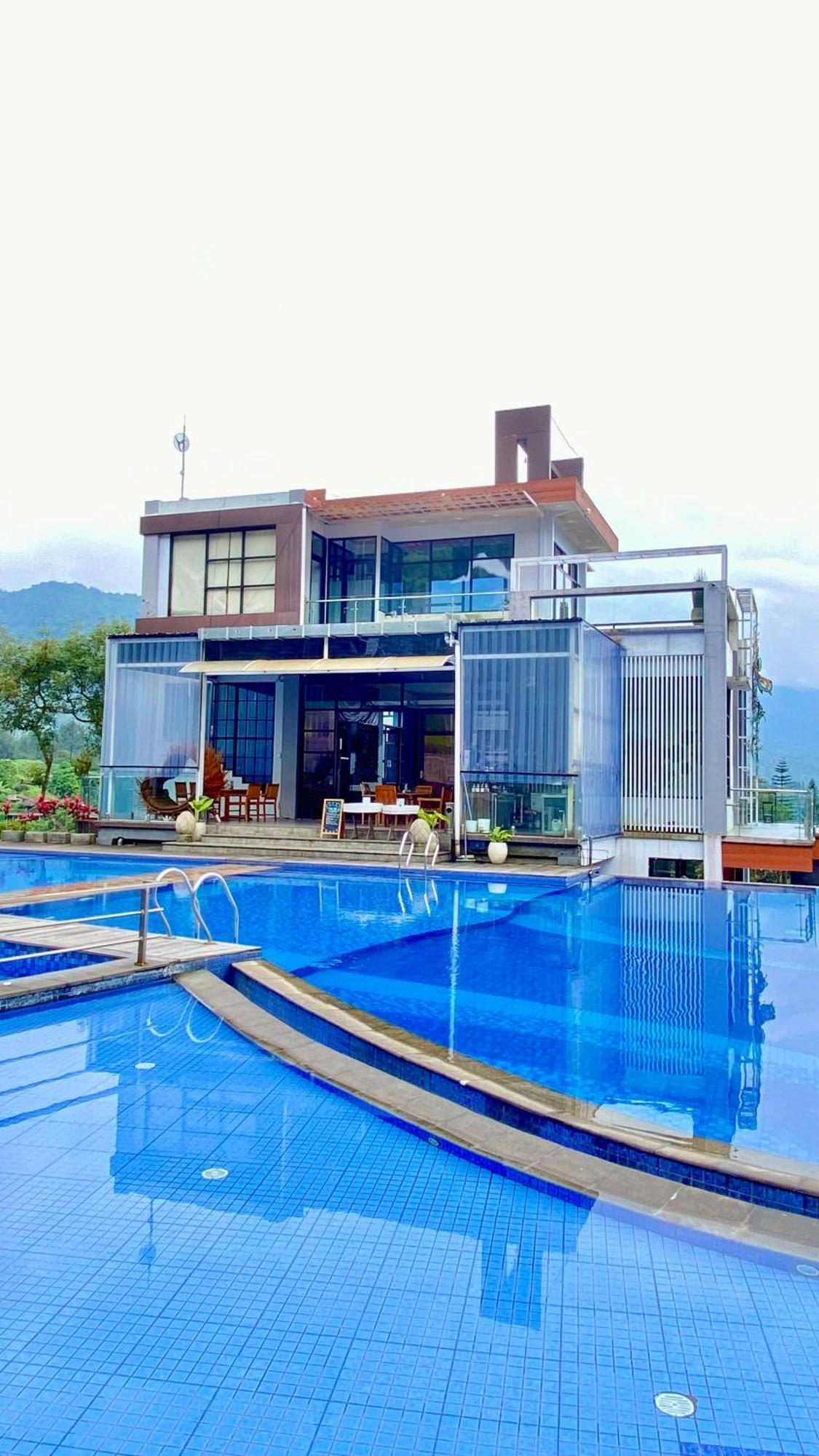 De Pointe Resort & Resto Campaka Exterior photo